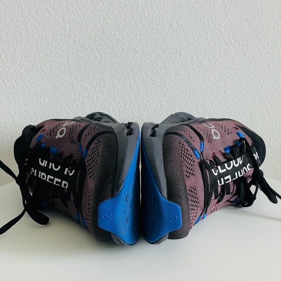 On Cloudsurfer Running Black and Blue Athletic Shoes with CloudTec size 8.5 - Picture 9 of 16